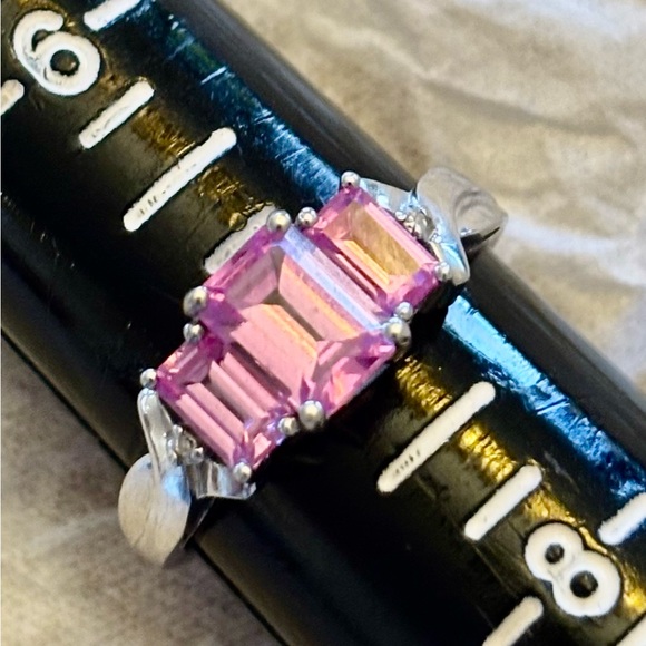 10k White Gold Pink Sapphire and Diamond Chip Ring Size 7 - Picture 6 of 7